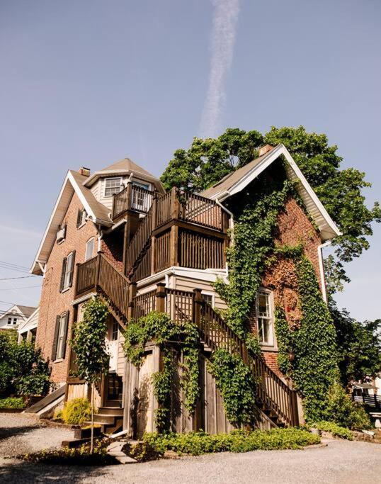 Creative Private Attic 1Br Suite Honey Brook Екстер'єр фото
